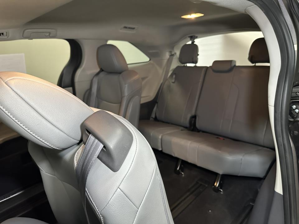 2021 Toyota Sienna XLE 31