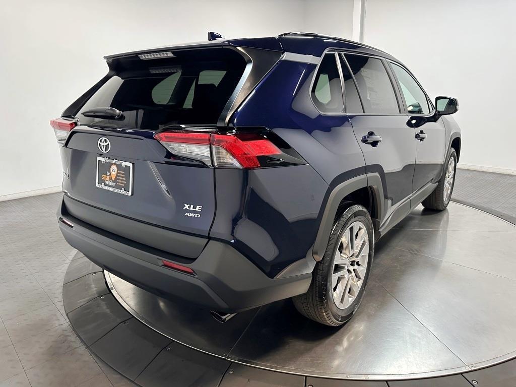 2025 Toyota RAV4 XLE Premium 8