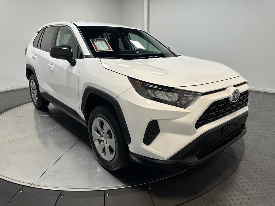 2022 Toyota RAV4 LE 2