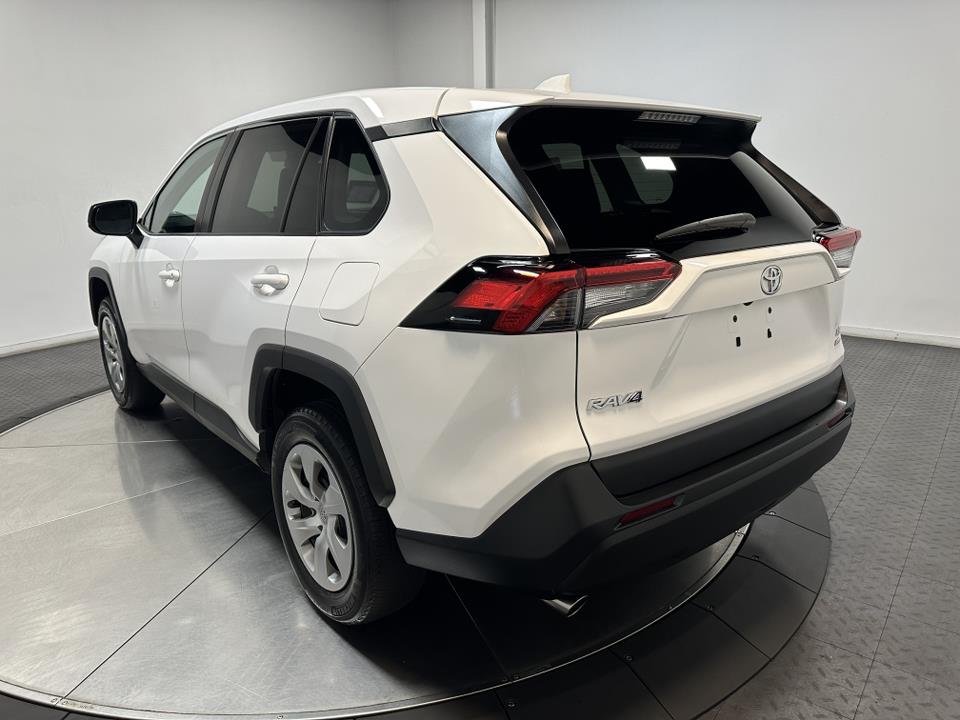 2022 Toyota RAV4 LE 9