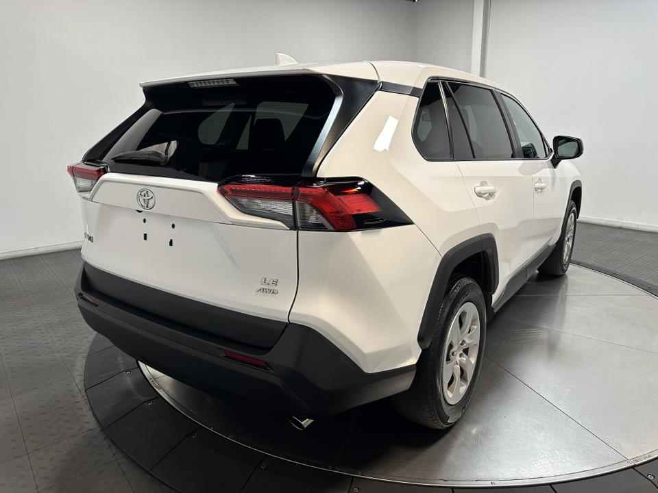 2022 Toyota RAV4 LE 13