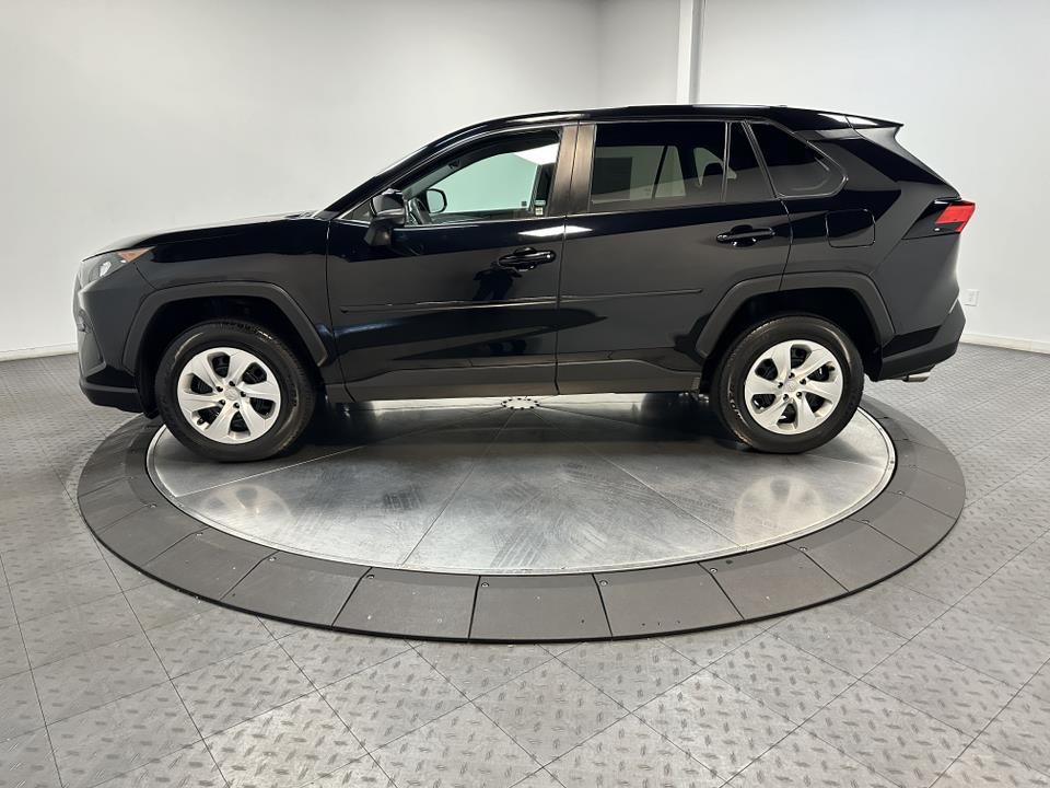 2022 Toyota RAV4 LE 8