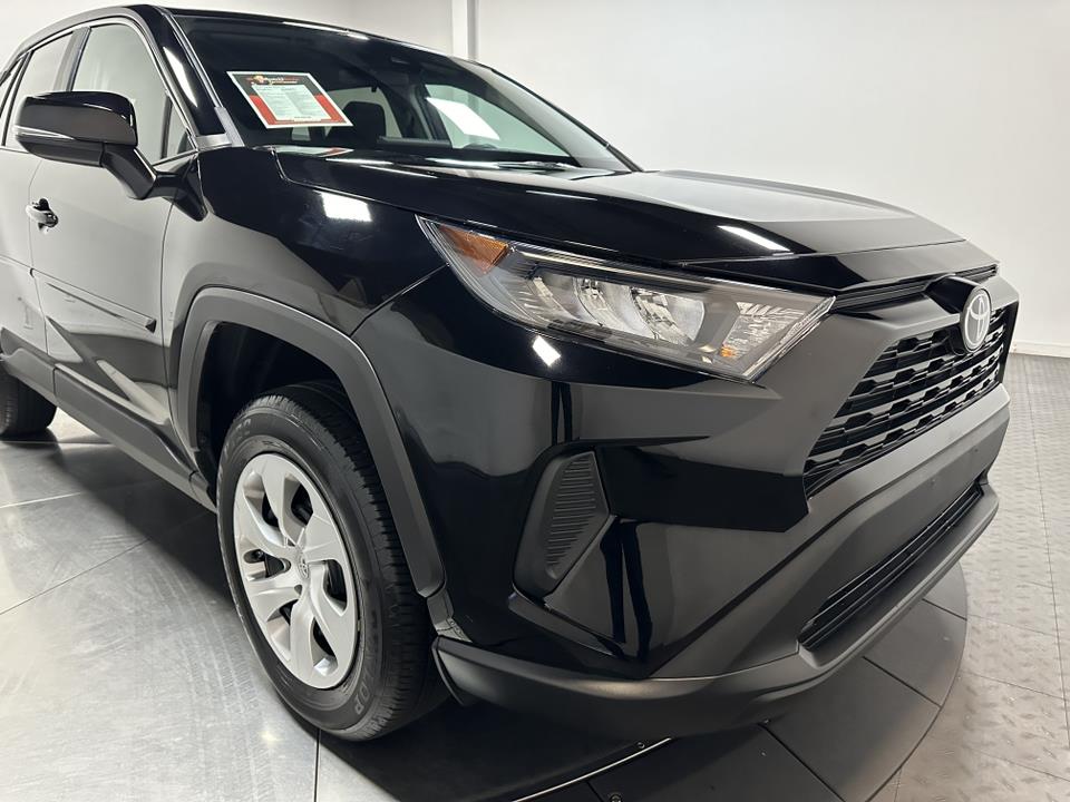 2022 Toyota RAV4 LE 3