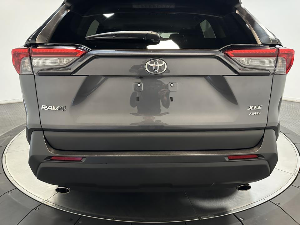 2021 Toyota RAV4 XLE 12