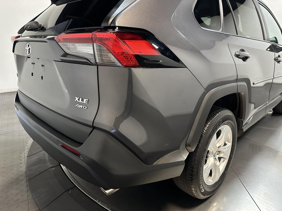 2021 Toyota RAV4 XLE 14