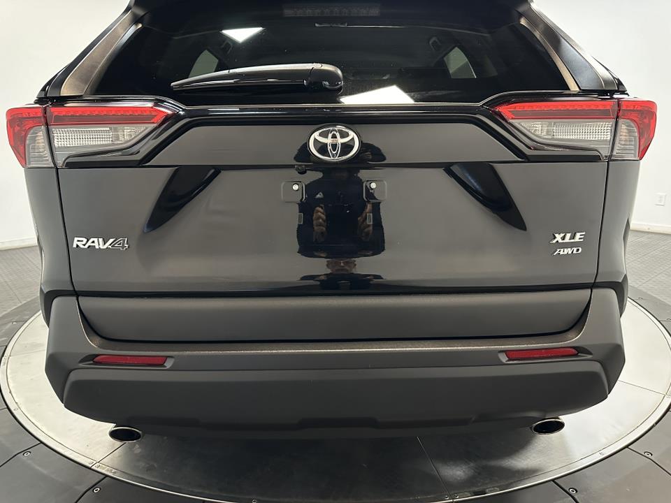 2021 Toyota RAV4 XLE 12