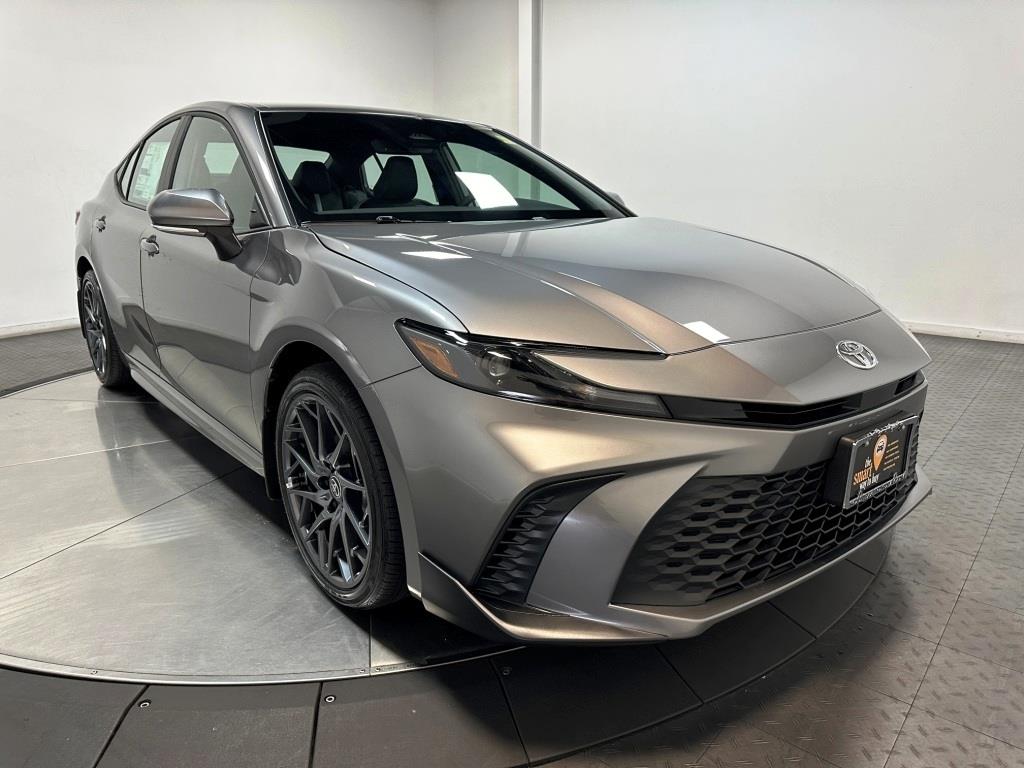 2025 Toyota Camry SE 2