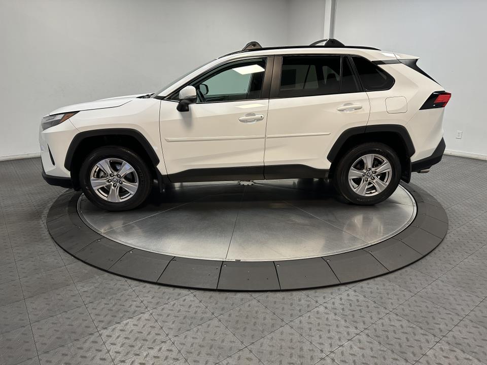 2022 Toyota RAV4 XLE 8