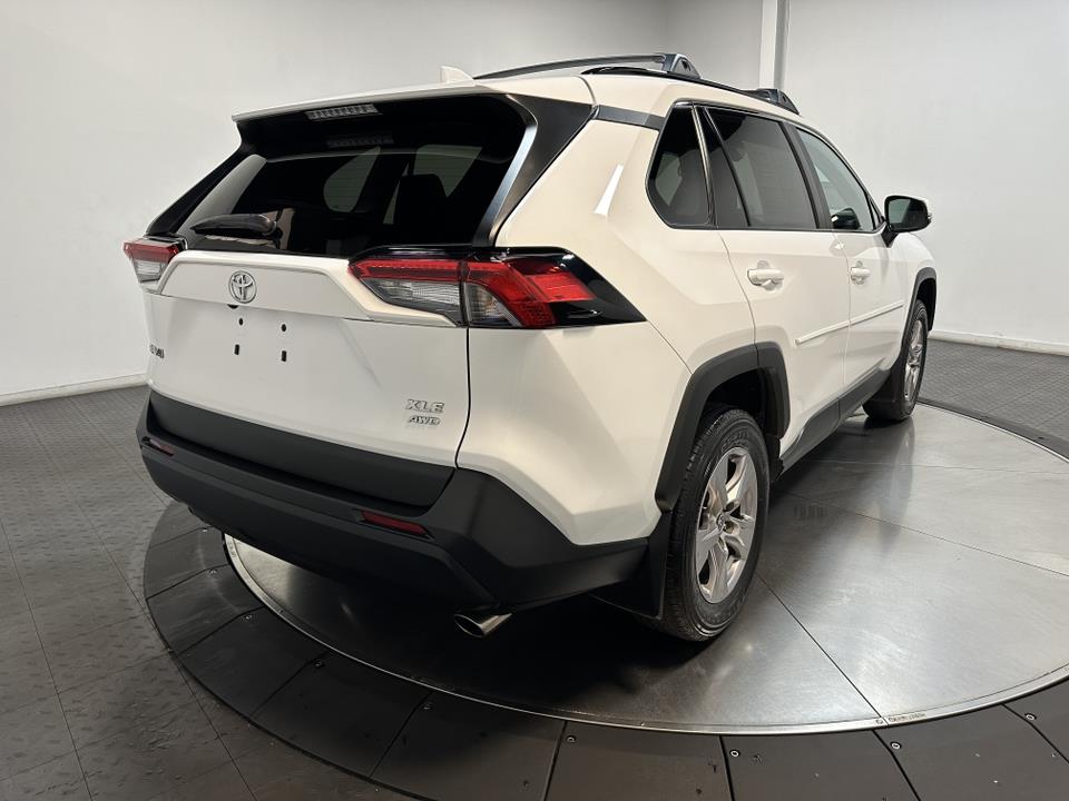 2022 Toyota RAV4 XLE 13