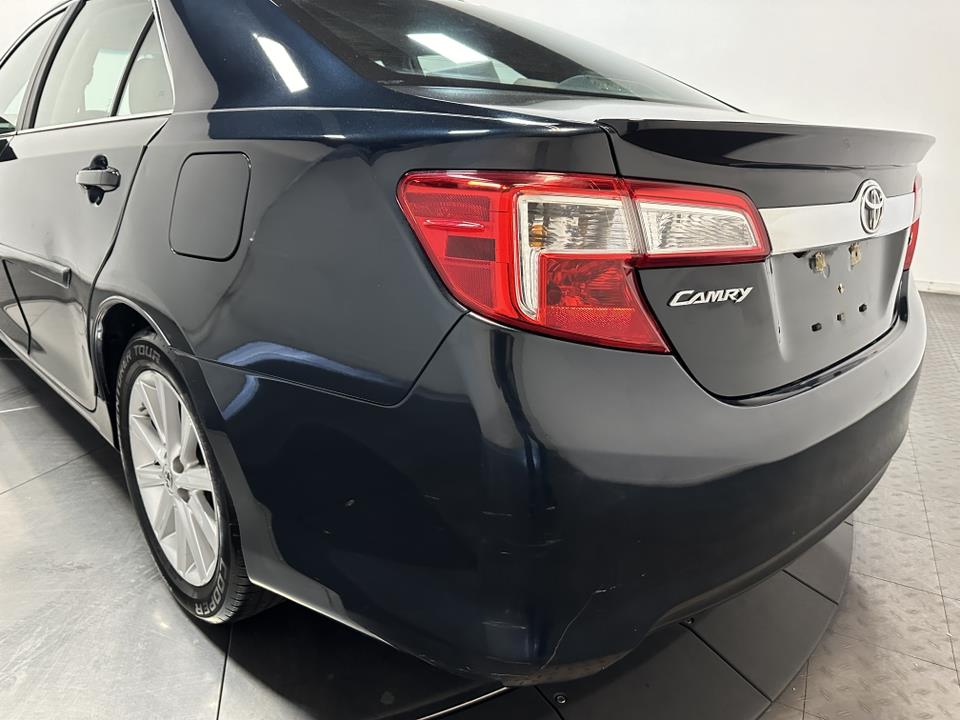 2012 Toyota Camry XLE 10