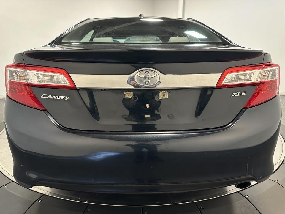 2012 Toyota Camry XLE 12