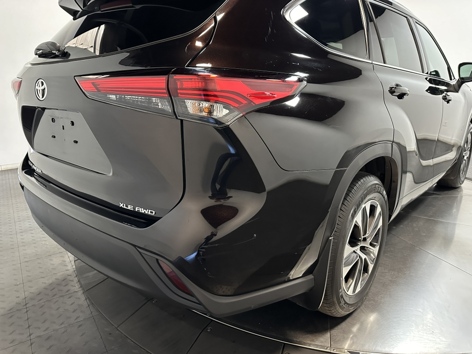 2021 Toyota Highlander XLE 14