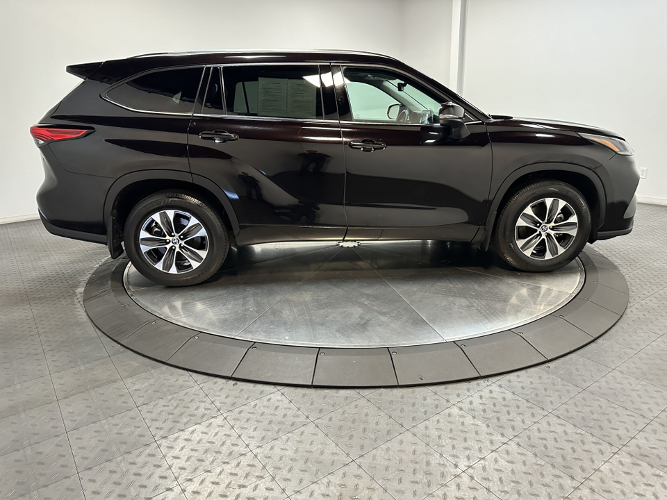 2021 Toyota Highlander XLE 15