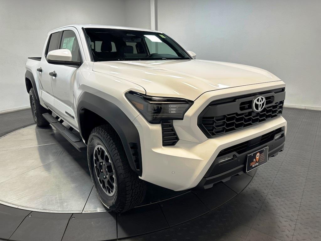 2024 TOYOTA TACOMA TRD Off Road 2