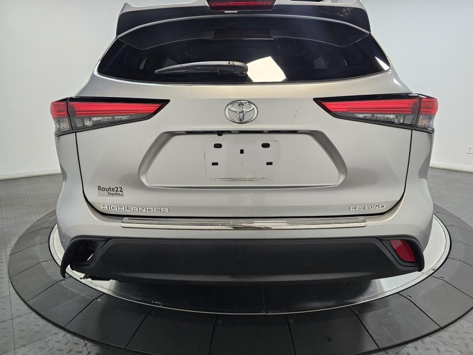 2021 Toyota Highlander LE 12