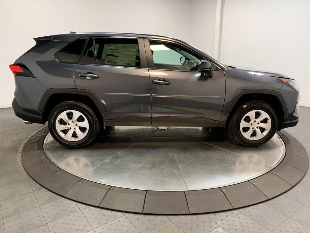 2025 Toyota RAV4 LE 9