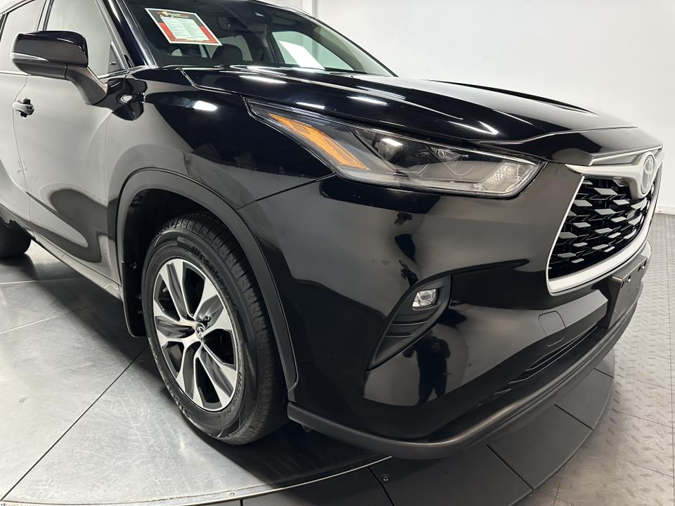 2021 Toyota Highlander XLE 3