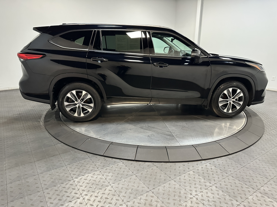 2021 Toyota Highlander XLE 15