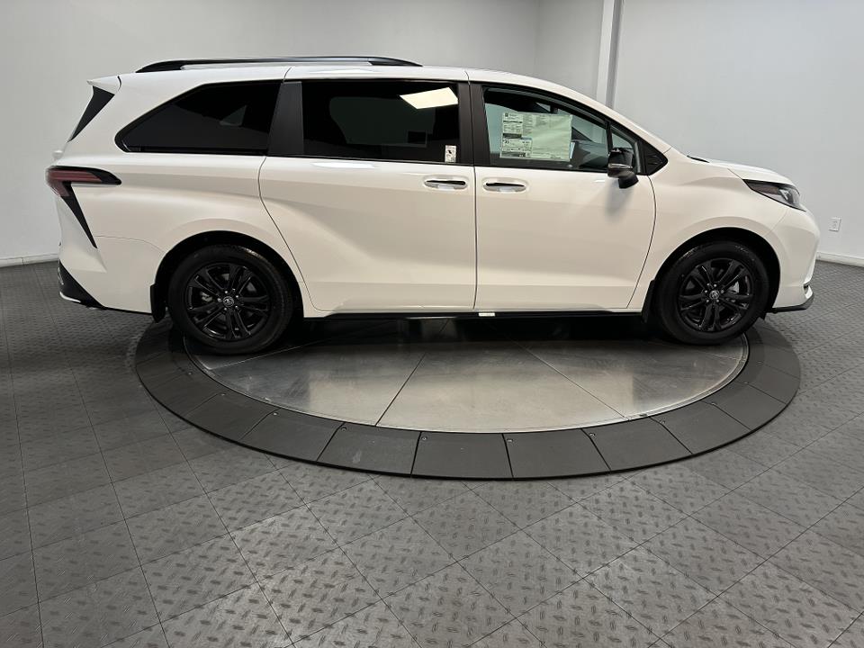 2025 Toyota Sienna XSE 9