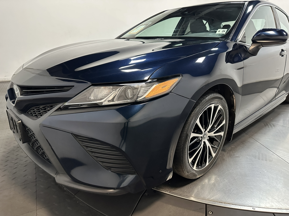 2020 Toyota Camry SE 7