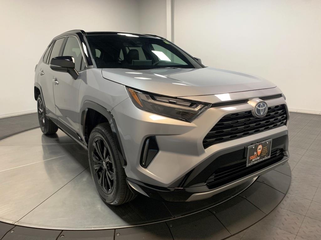 2025 Toyota RAV4 Hybrid XSE 2