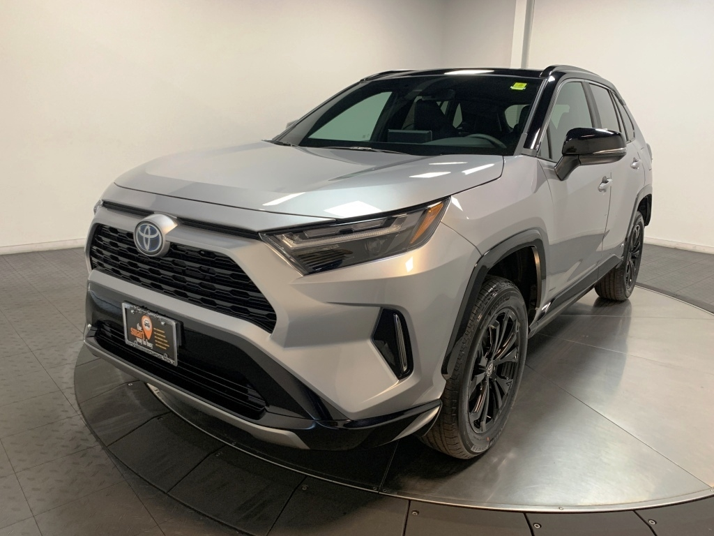 2025 Toyota RAV4 Hybrid XSE 4