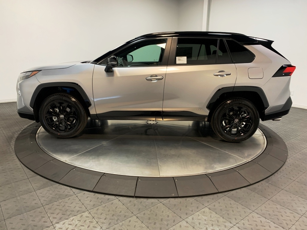 2025 Toyota RAV4 Hybrid XSE 5