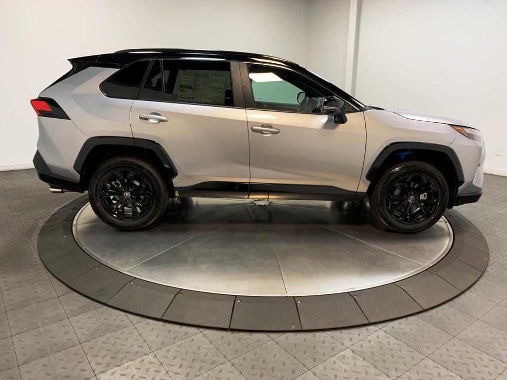 2025 Toyota RAV4 Hybrid XSE 9