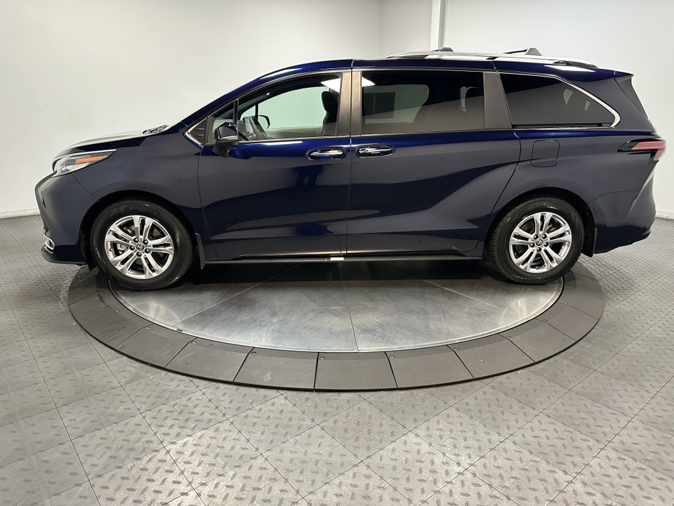 2022 Toyota Sienna Platinum 8