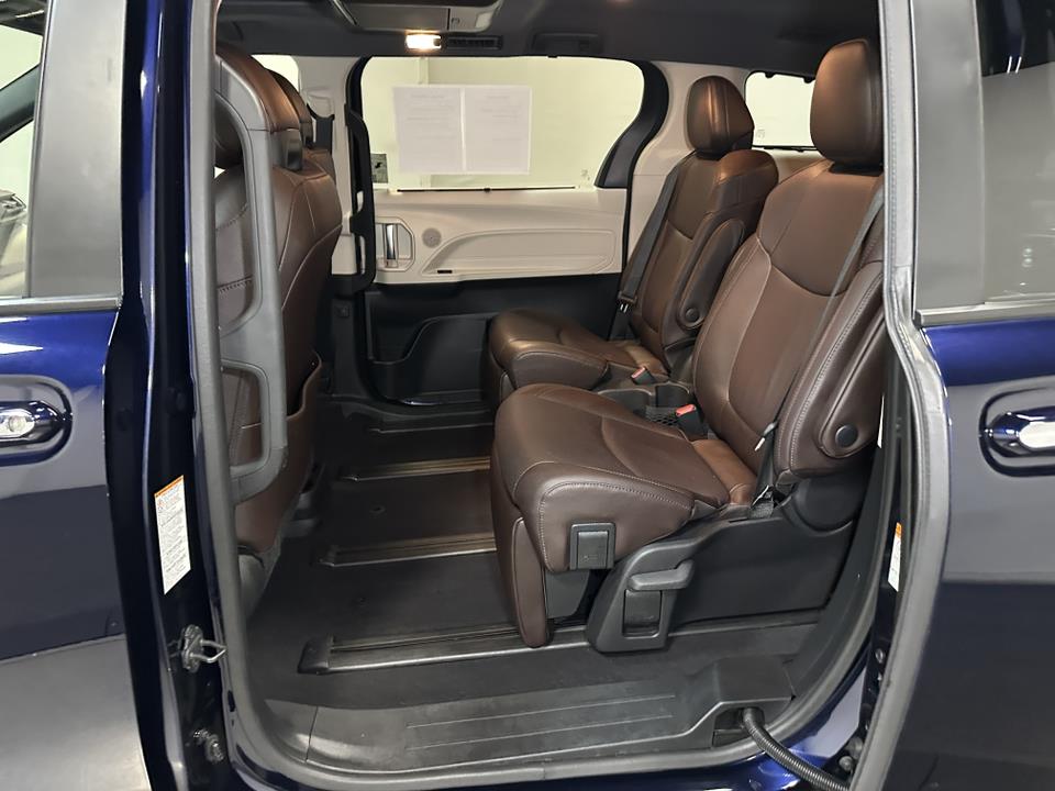 2022 Toyota Sienna Platinum 30