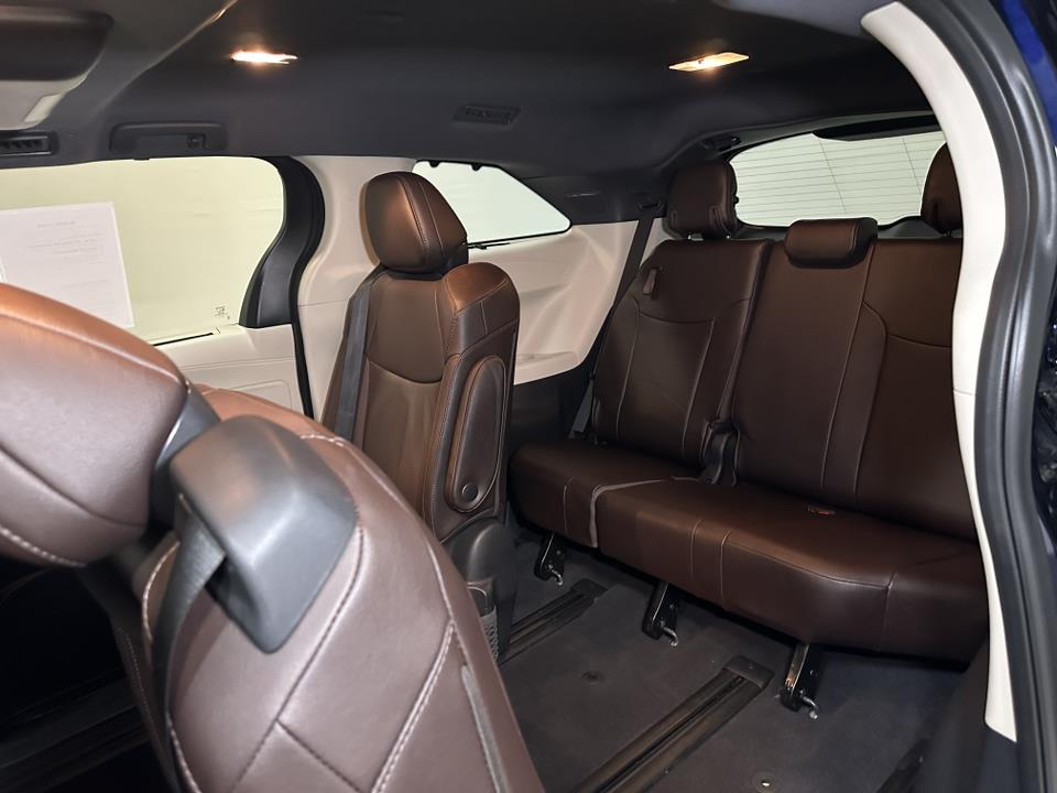 2022 Toyota Sienna Platinum 31