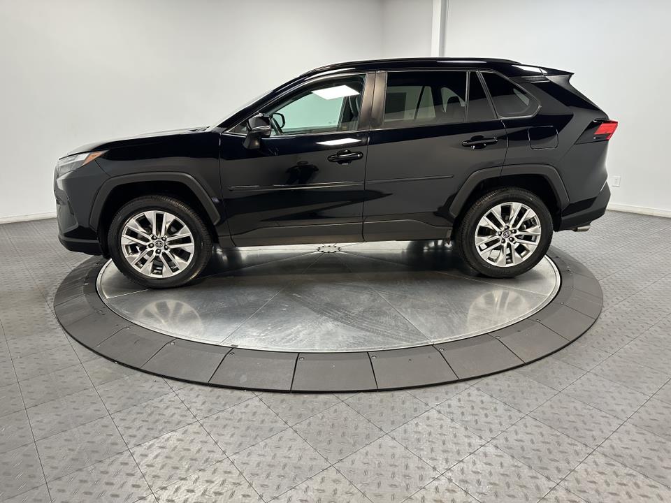 2022 Toyota RAV4 XLE Premium 8