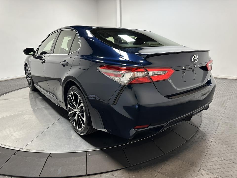 2018 Toyota Camry SE 9