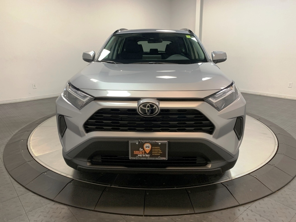 2025 Toyota RAV4 XLE 3