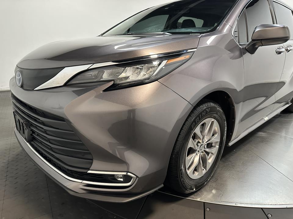 2022 Toyota Sienna XLE 6