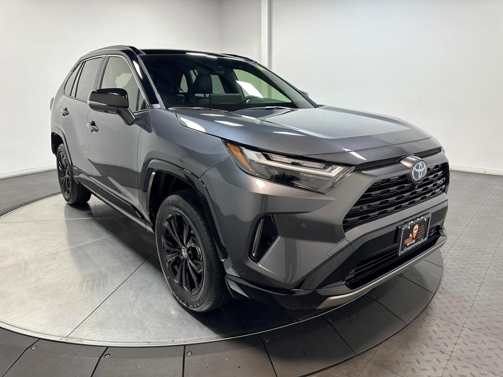 2025 Toyota RAV4 Hybrid XSE 2