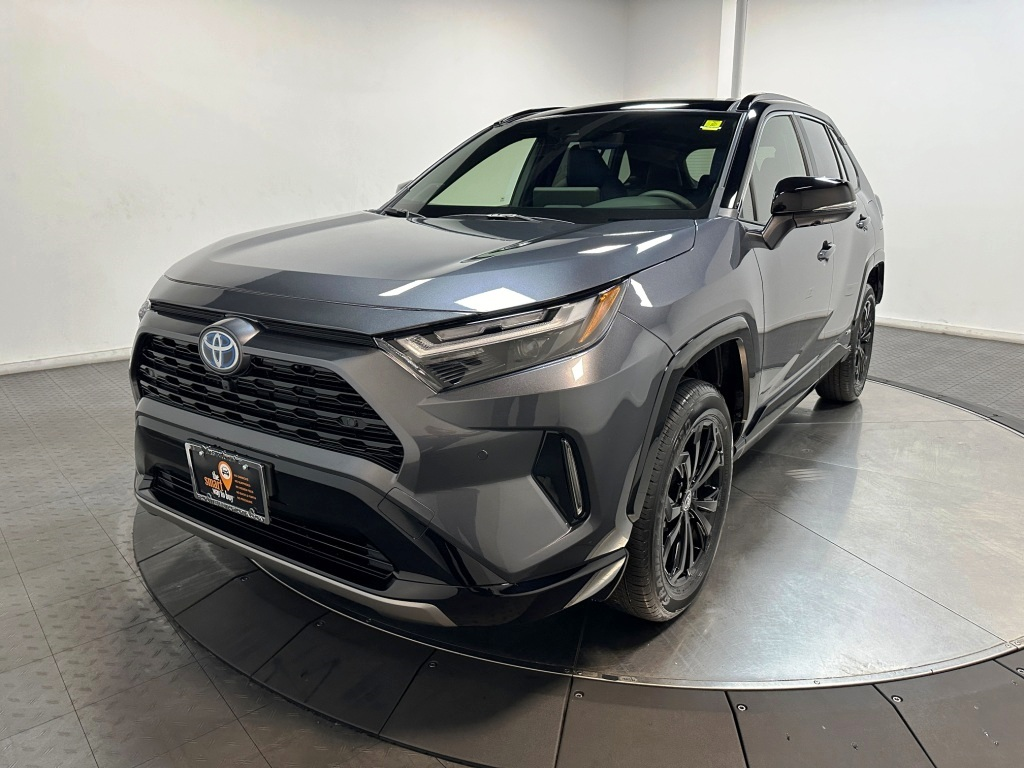 2025 Toyota RAV4 Hybrid XSE 4