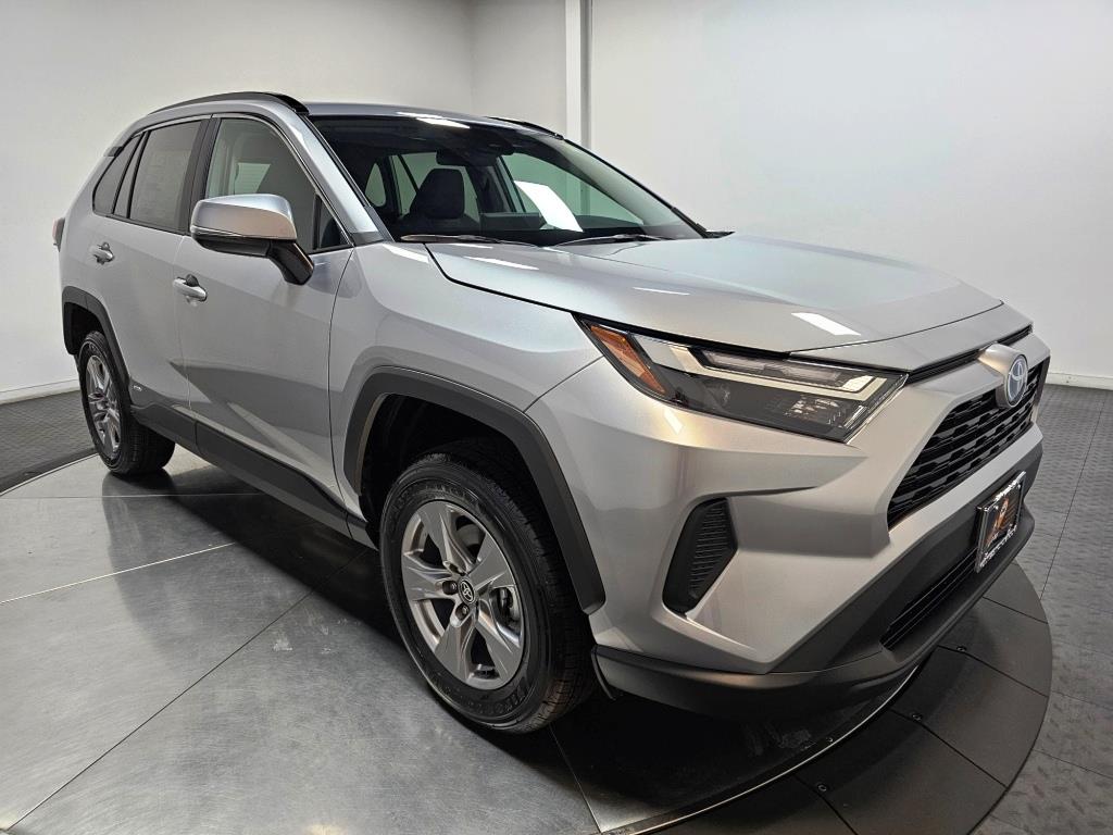 2025 Toyota RAV4 Hybrid XLE 2