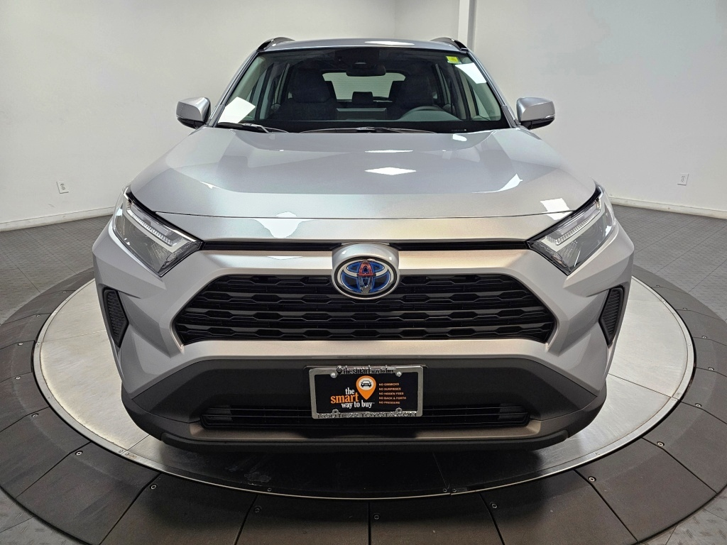 2025 Toyota RAV4 Hybrid XLE 3