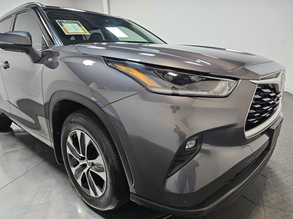 2021 Toyota Highlander XLE 3