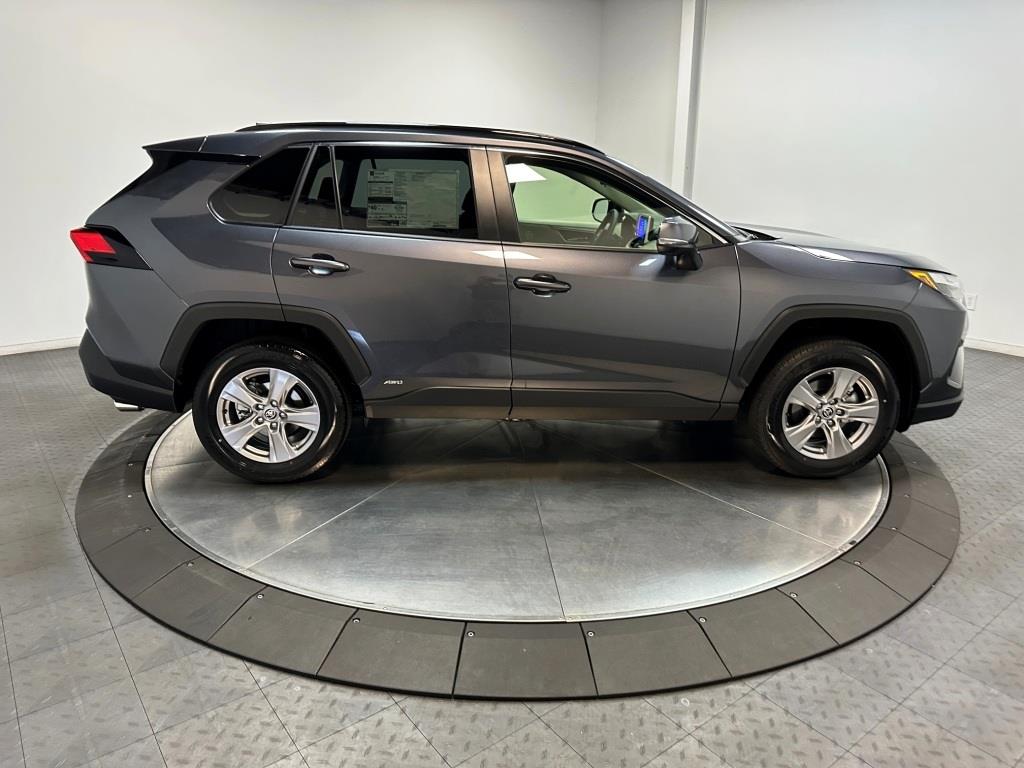 2025 Toyota RAV4 Hybrid XLE 10