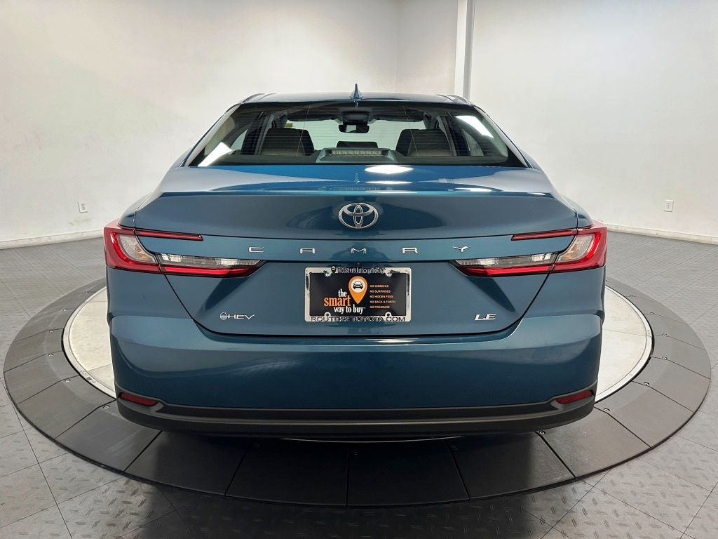 2025 Toyota Camry LE 7