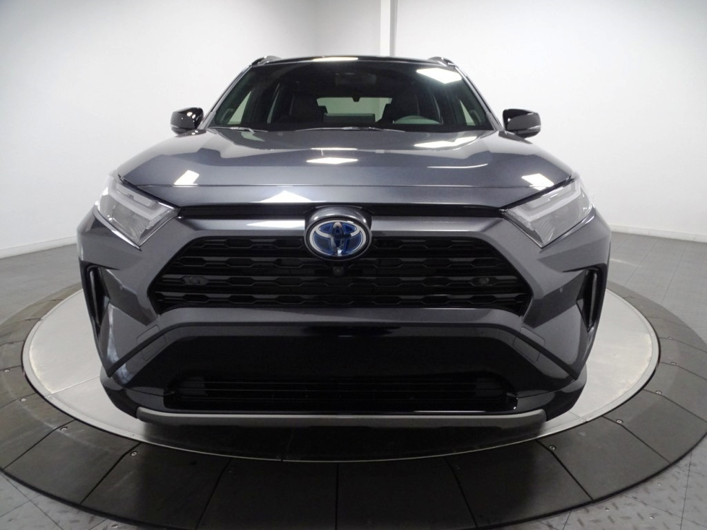 2025 Toyota RAV4 Hybrid XSE 2