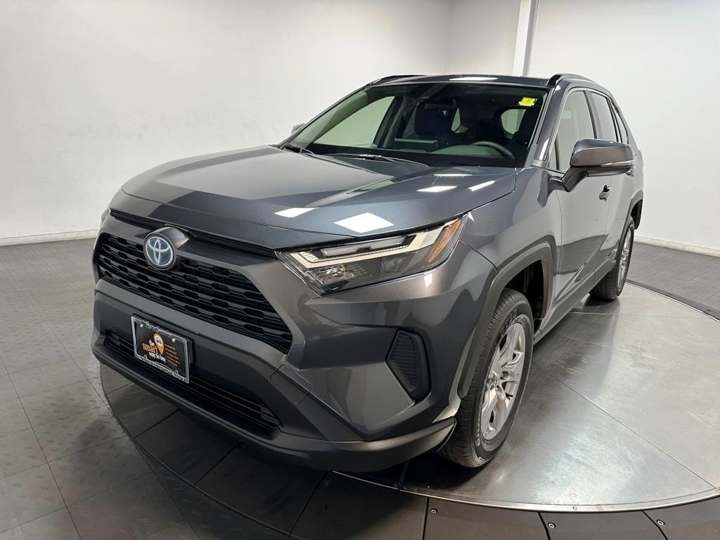 2025 Toyota RAV4 Hybrid XLE 4