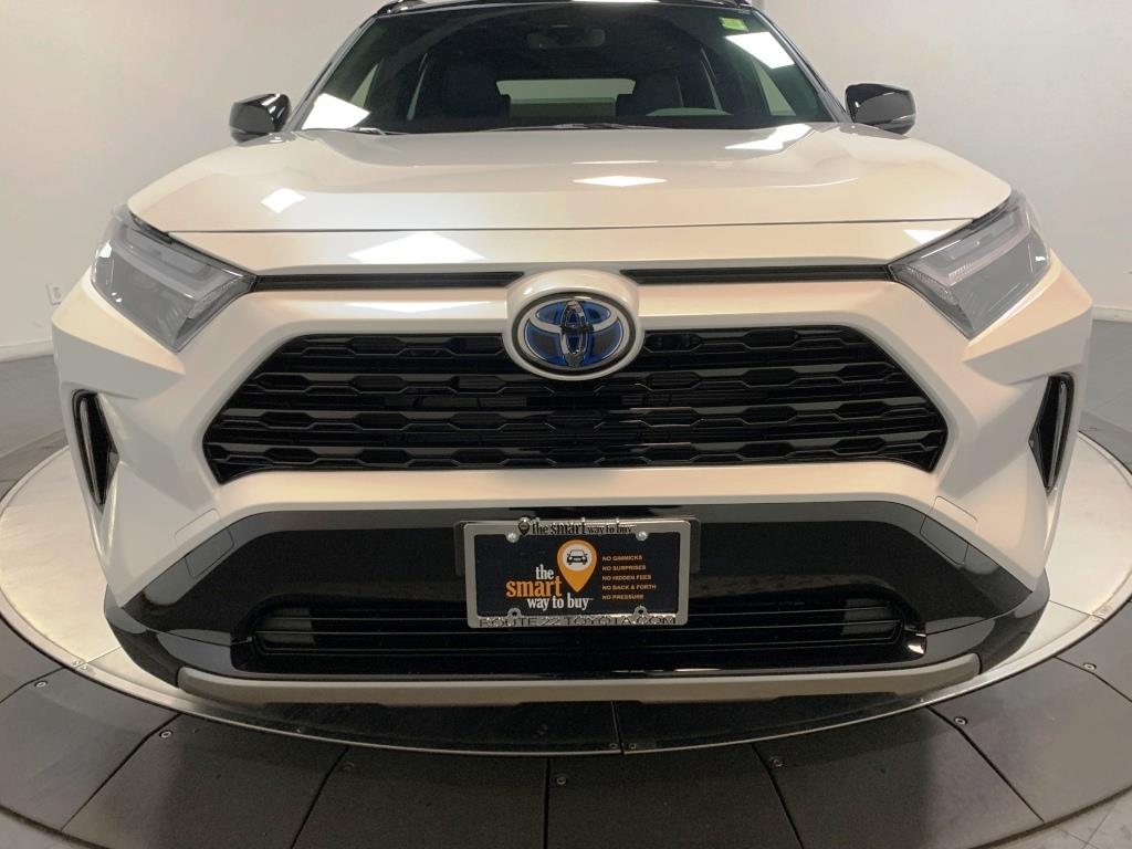 2025 Toyota RAV4 Hybrid XSE 4