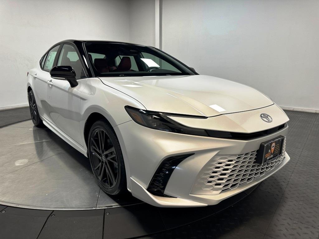 2025 TOYOTA CAMRY  2