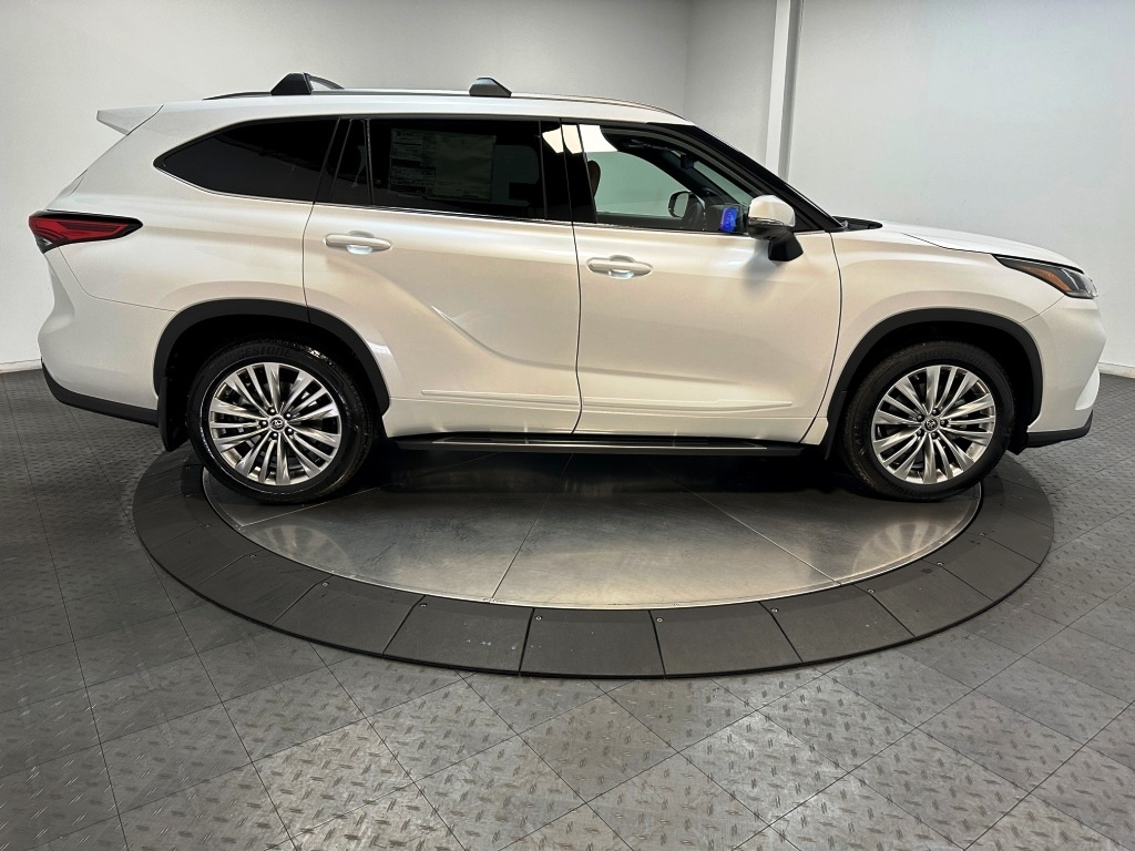 2025 Toyota Highlander Platinum 10