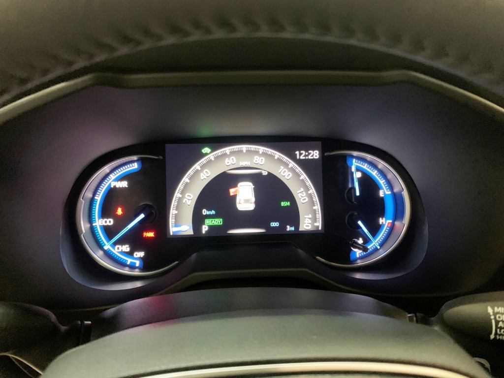 2025 Toyota RAV4 Hybrid XLE 18