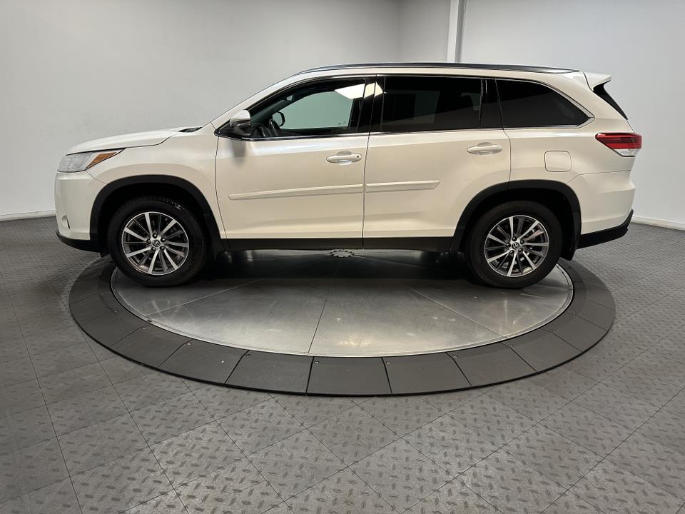 2019 Toyota Highlander XLE 8