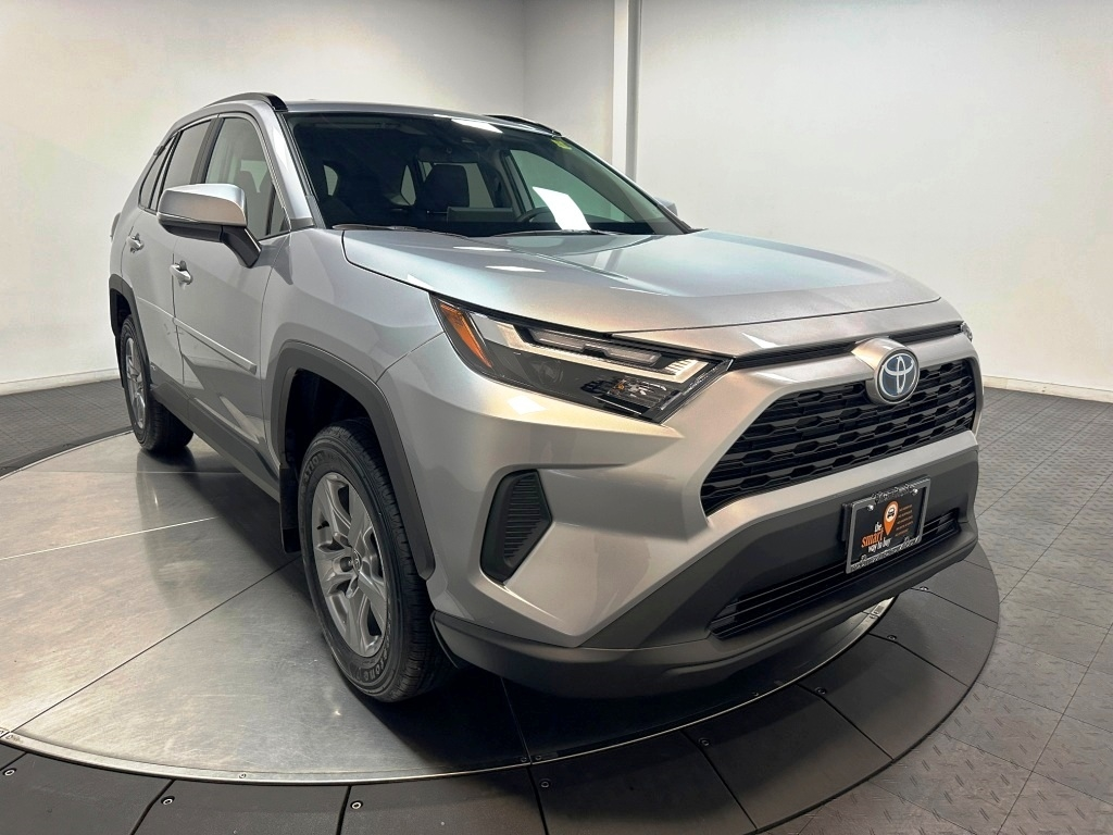 2025 Toyota RAV4 Hybrid XLE 2